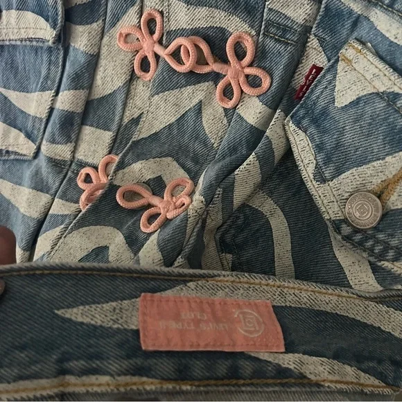 SOLD CLOT x LEVI'S sz M Year of Tiger Print Denim Jacket Blue Jeans Frog Closure - Picture 4 of 13